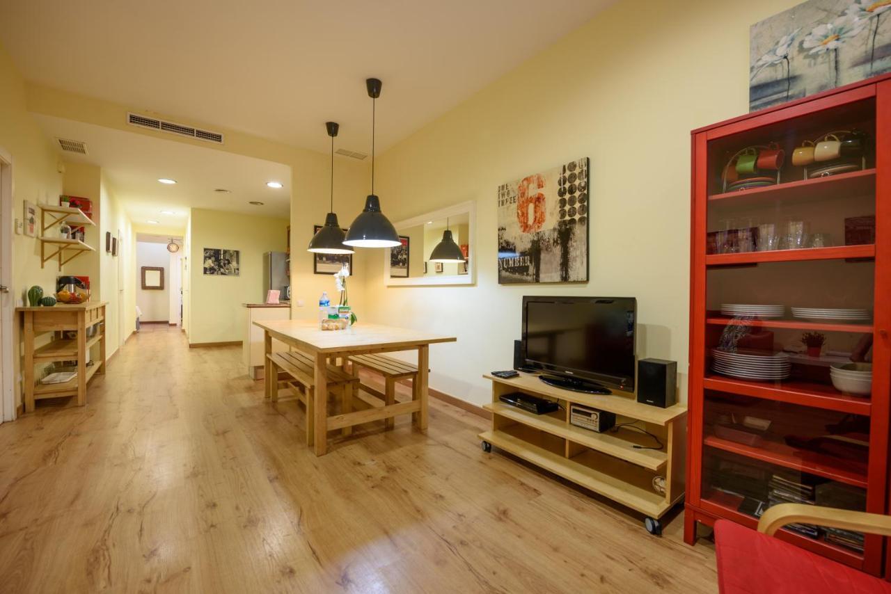 Ramblasrentals Chic & Spacious Flat Pool Table 15M Ramblas - Parking - Wifi Barcelona Eksteriør billede