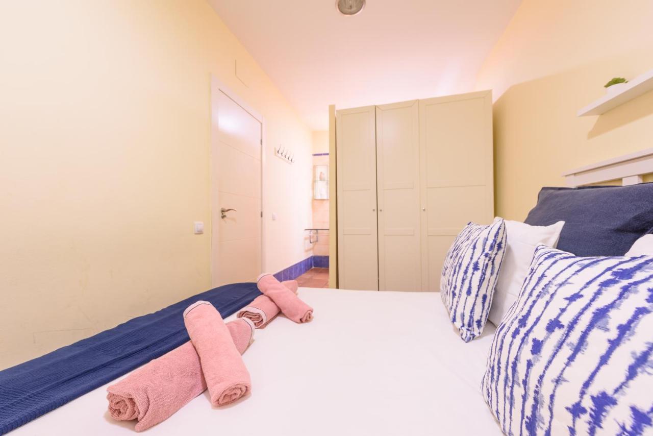 Ramblasrentals Chic & Spacious Flat Pool Table 15M Ramblas - Parking - Wifi Barcelona Eksteriør billede