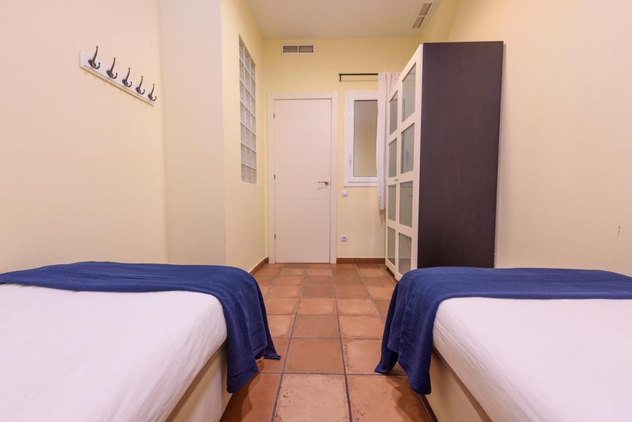 Ramblasrentals Chic & Spacious Flat Pool Table 15M Ramblas - Parking - Wifi Barcelona Eksteriør billede